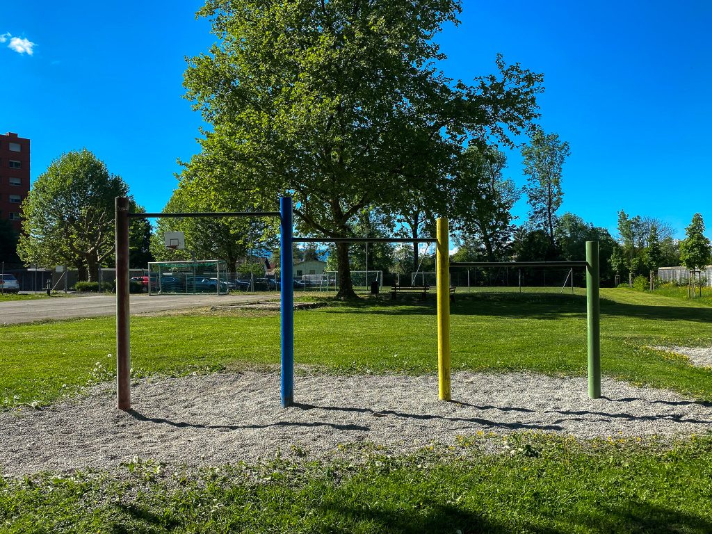 Kletterstangen auf dem Tiergartenweg © Frauke Kühn